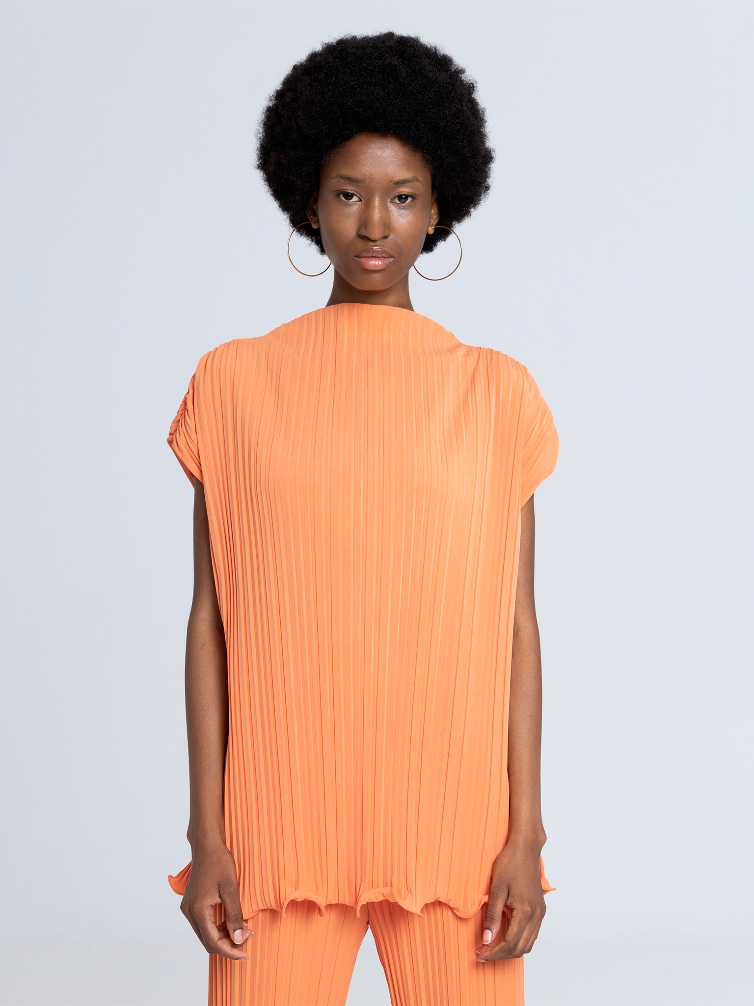 Pleated Oversized Scallop Edge Top