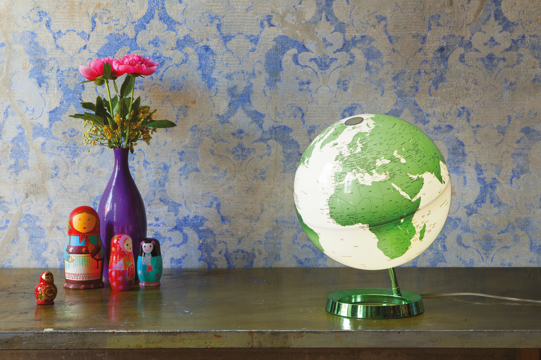 Light&Colour - Mappamondo luminoso di design - Hot Green - Inglese