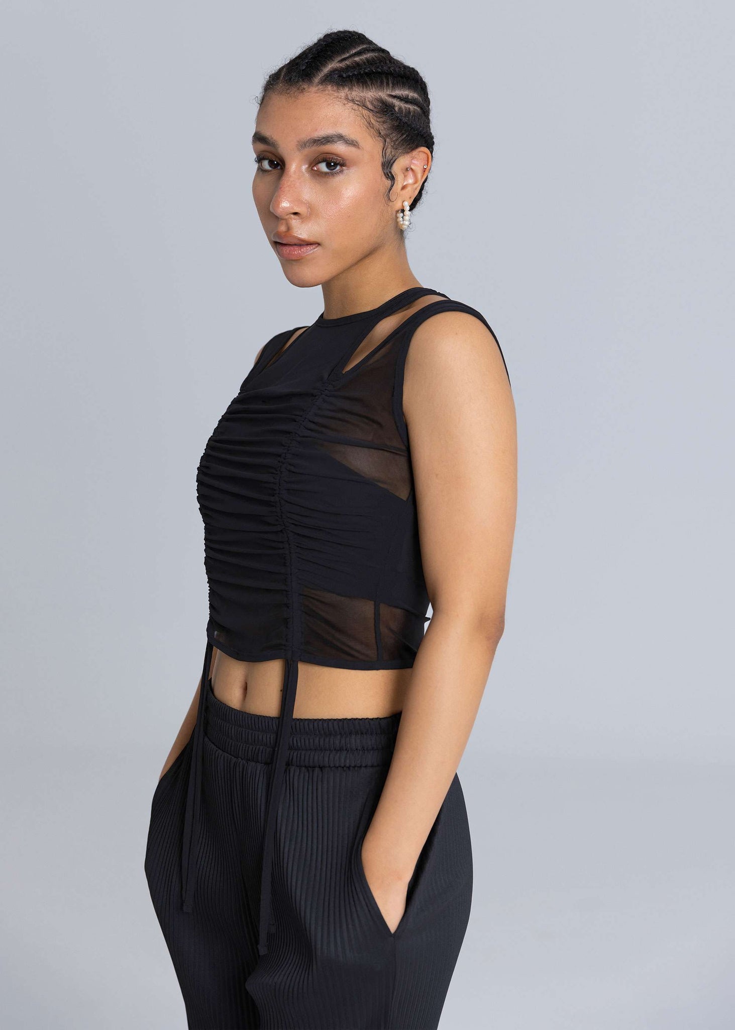 Top con nastro in rete ritagliato - Nero