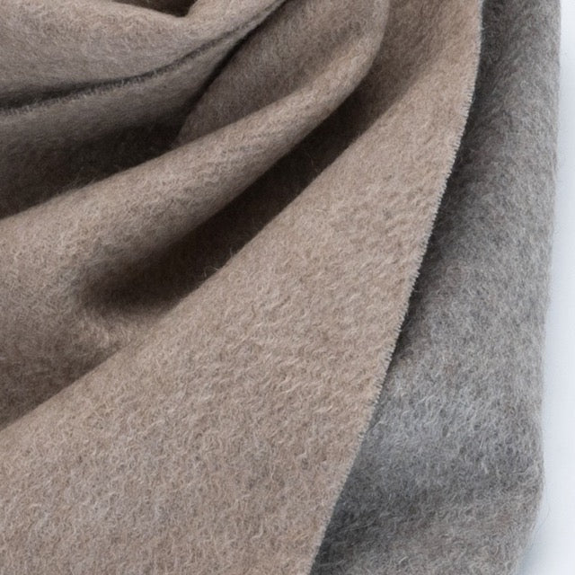 Sciarpa "Biella Frange" colore beige/grigio