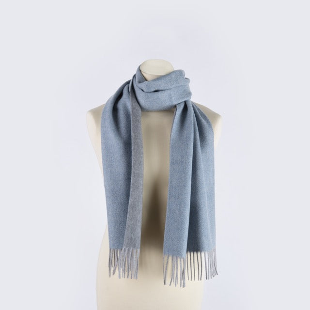 Sciarpa "Biella Frange" colore azzurro polvere