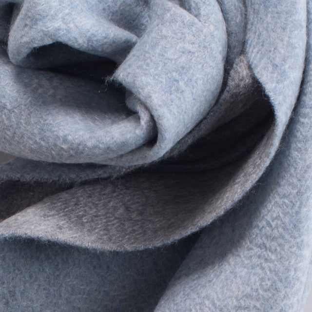 Sciarpa "Biella Frange" colore azzurro polvere