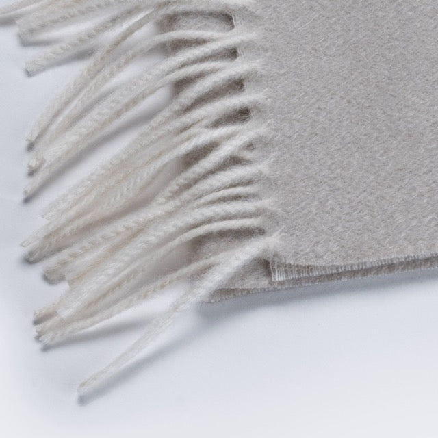 Sciarpa  "Biella Frange" colore gesso