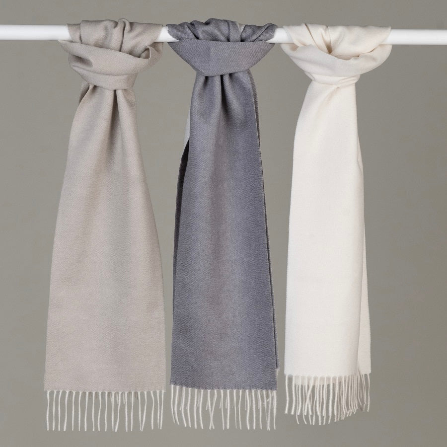 Sciarpa "Biella Frange" colore acciaio