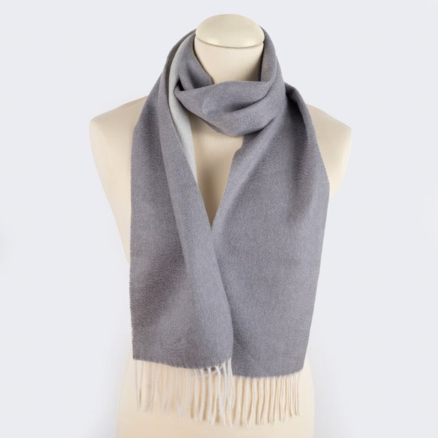 Sciarpa "Biella Frange" colore acciaio