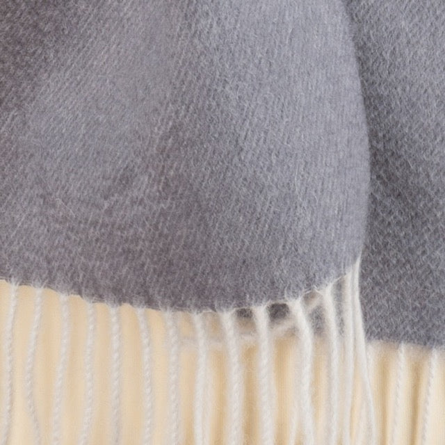 Sciarpa "Biella Frange" colore acciaio