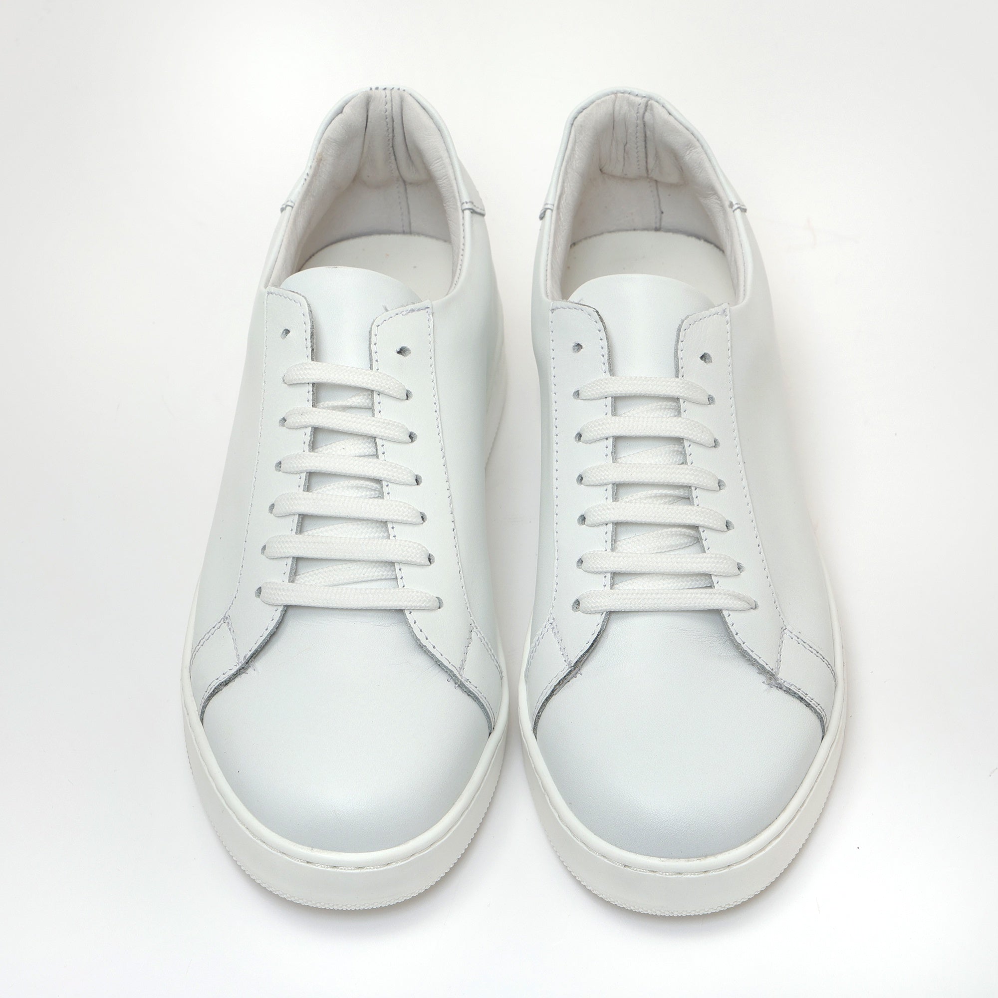 Sneakers stringate in pelle di vitello Bianco