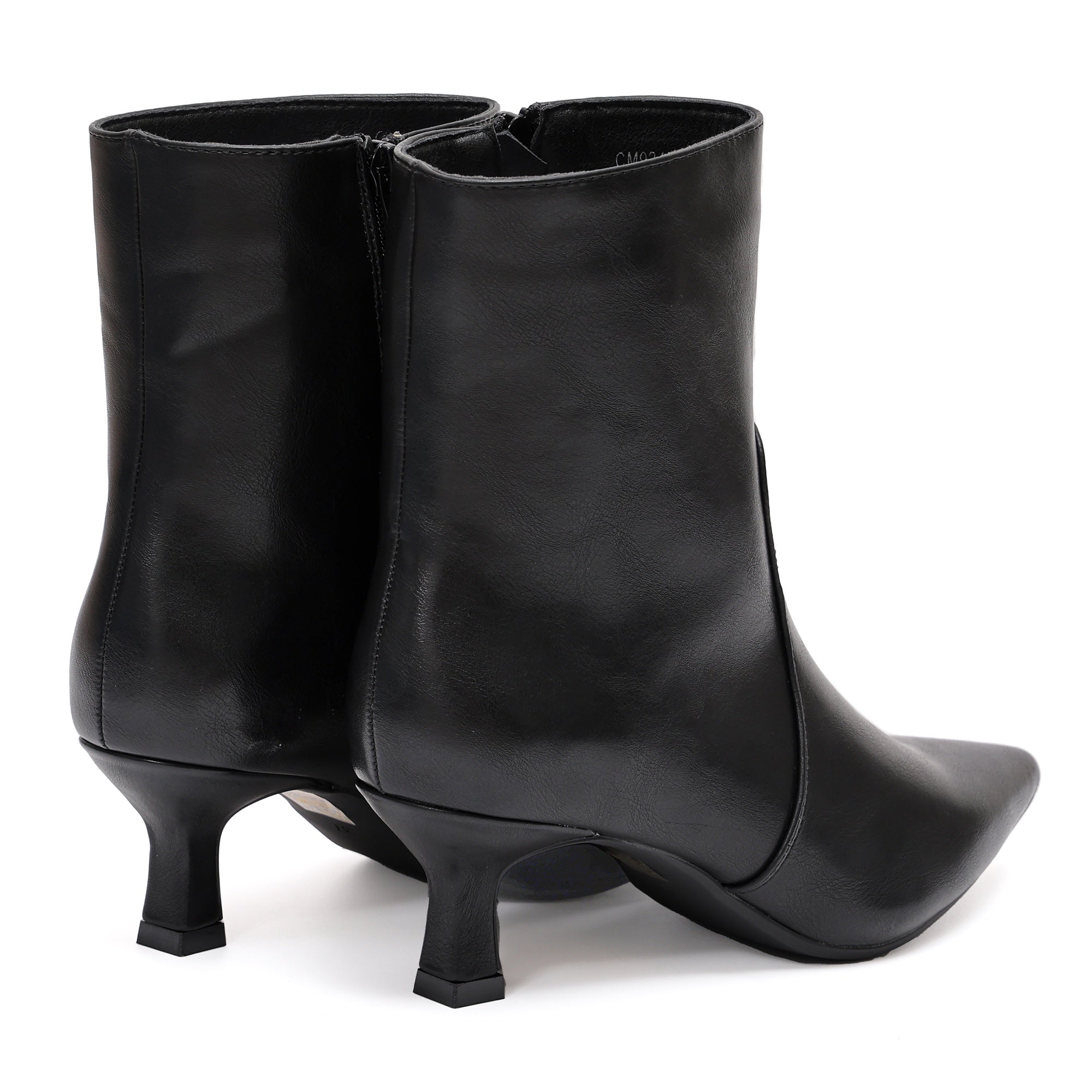 Stivaletto in simil pelle con tacco Nero