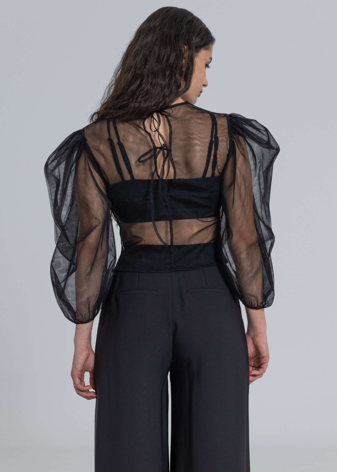 Top corsetto con maniche voluminose in tulle - Nero