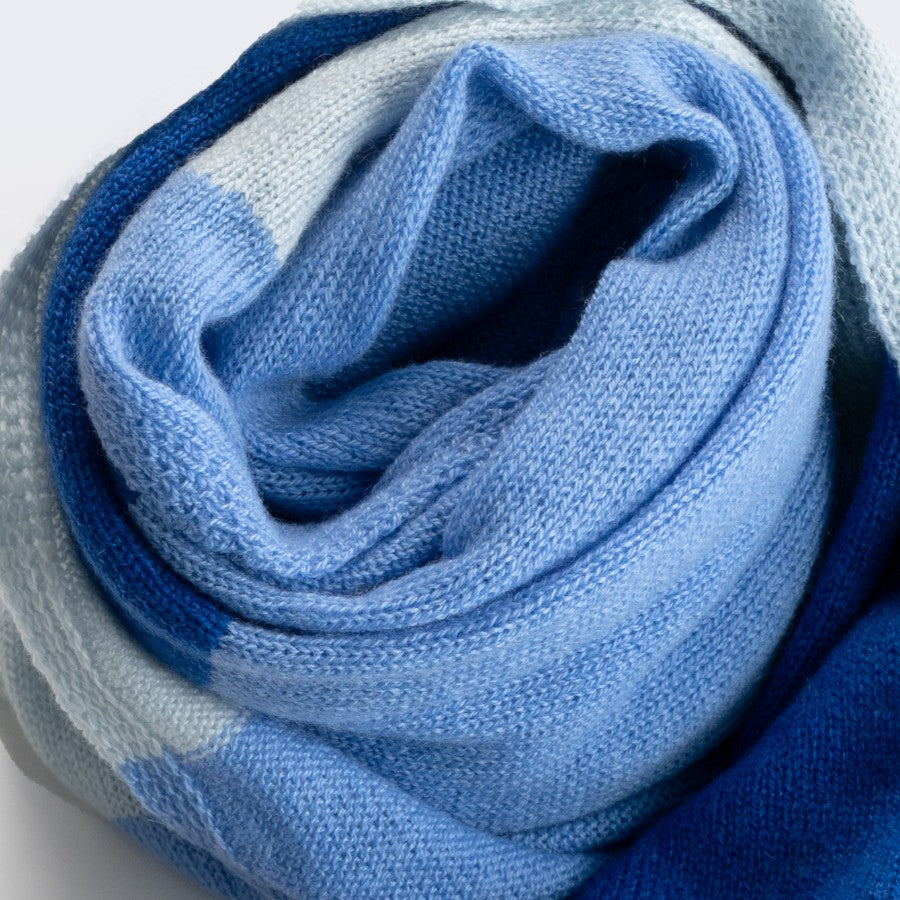 Sciarpa "Tricot Leggera"colore nuance di azzurro