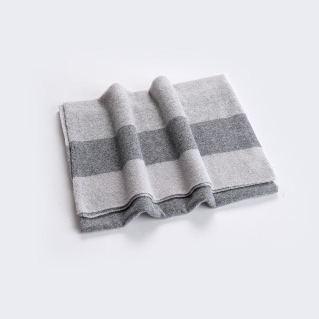 Sciarpa  "Tricot Leggera" colore nuance di grigio