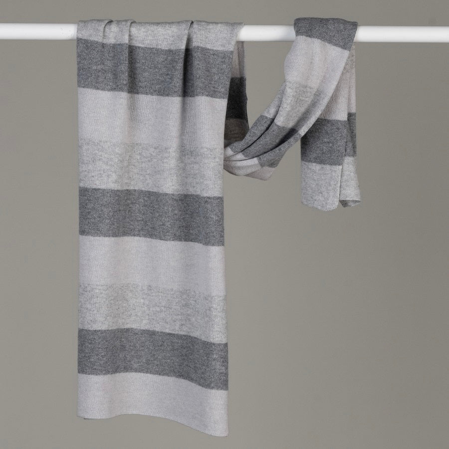 Sciarpa  "Tricot Leggera" colore nuance di grigio