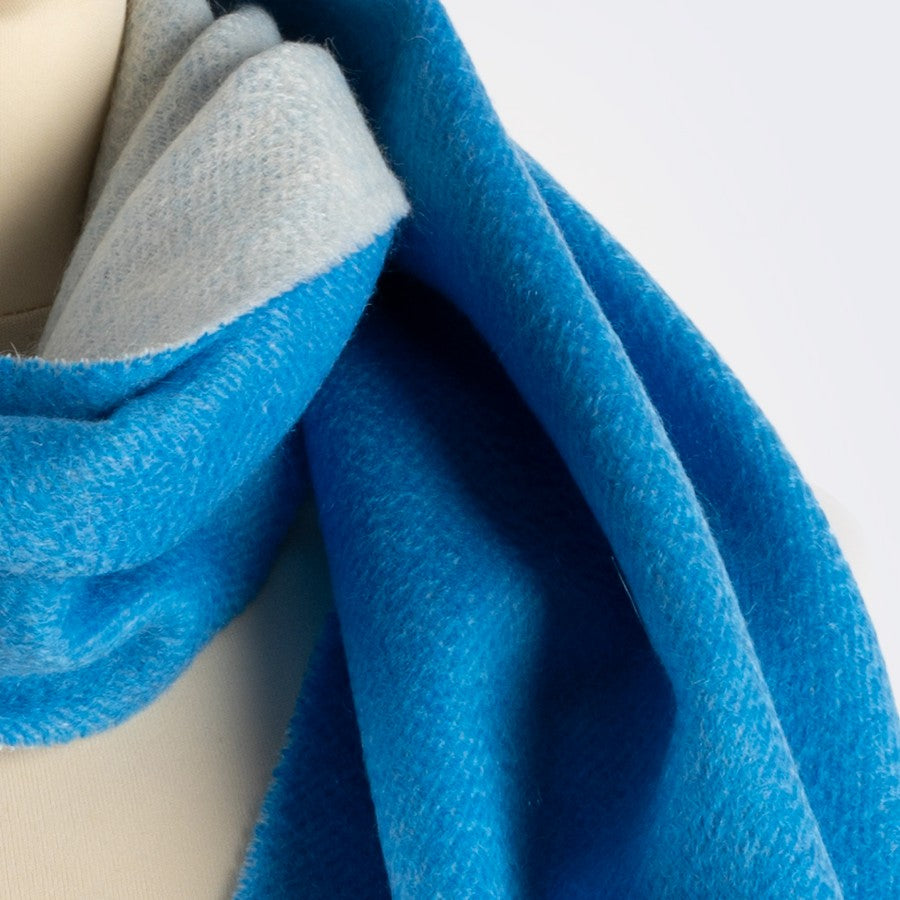 Sciarpa "Biella Frange"  colore blu elettrico