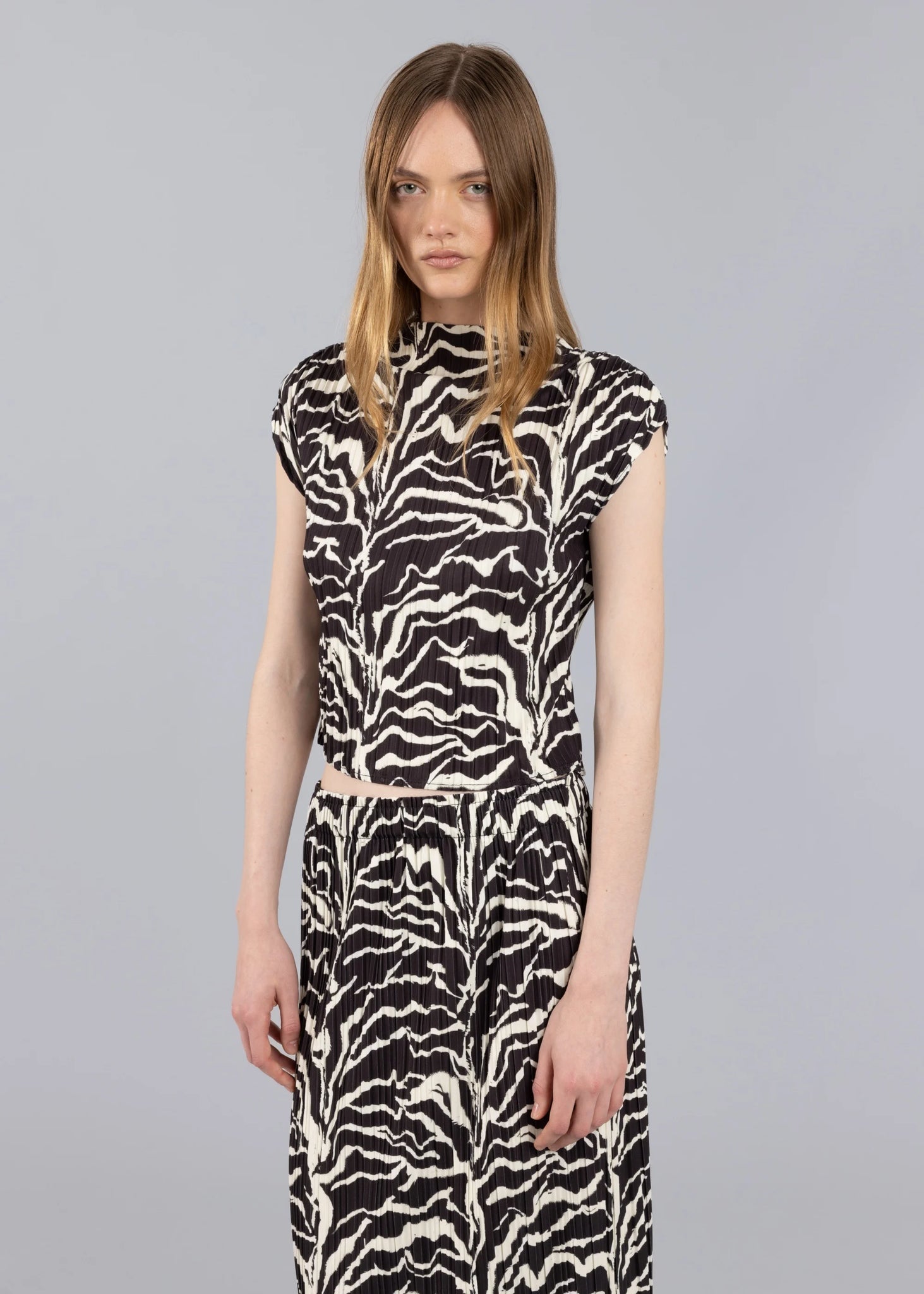 Top senza maniche plissettato con stampa animalier - Nero con stampa animalier