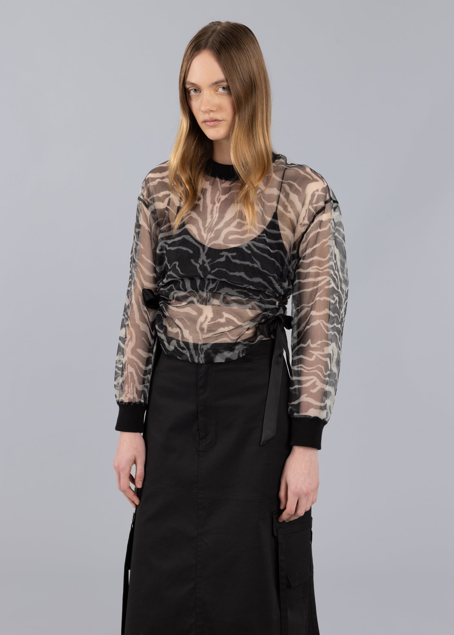 Maglione in organza con stampa animalier e ritagli - Stampa animale nera