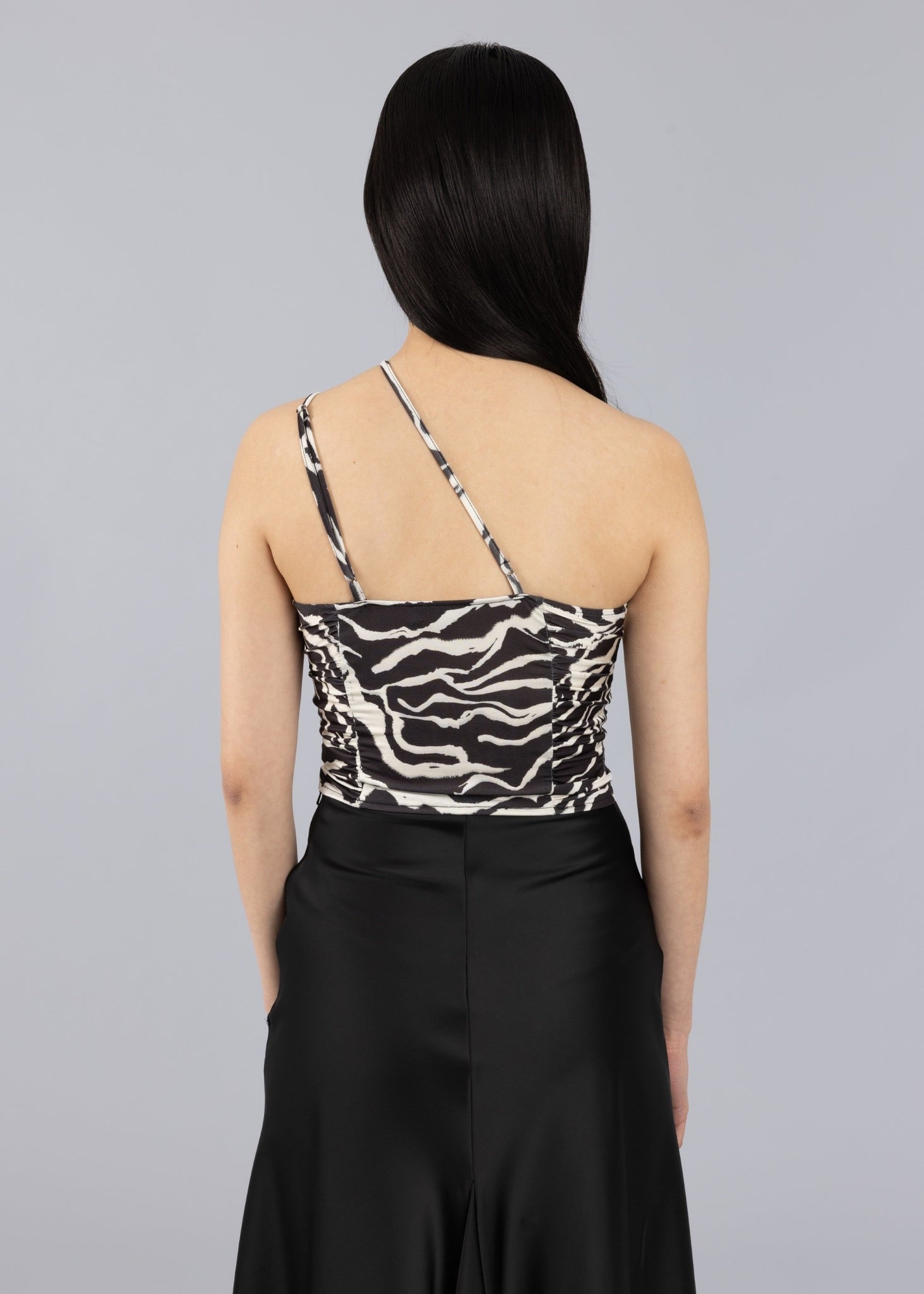 Top asimmetrico arricciato con stampa animalier - Stampa animale nera