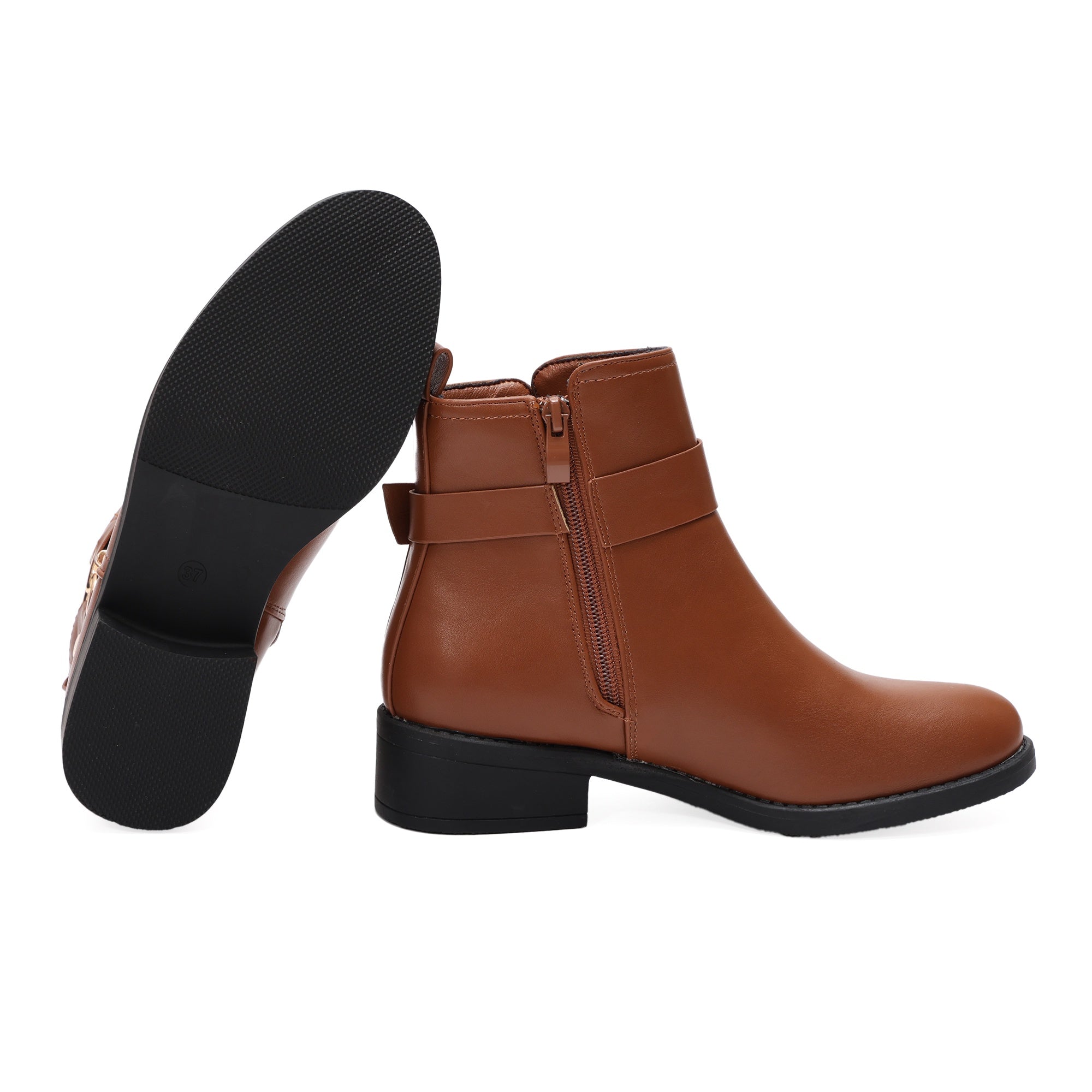 Stivaletto in simil pelle con fibbia dorata Cammello