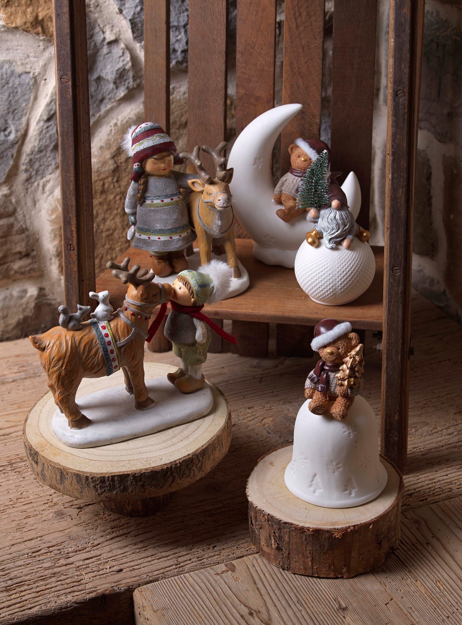 Courmayeur  -  Orsetto su mezzaluna in poliresina con LED