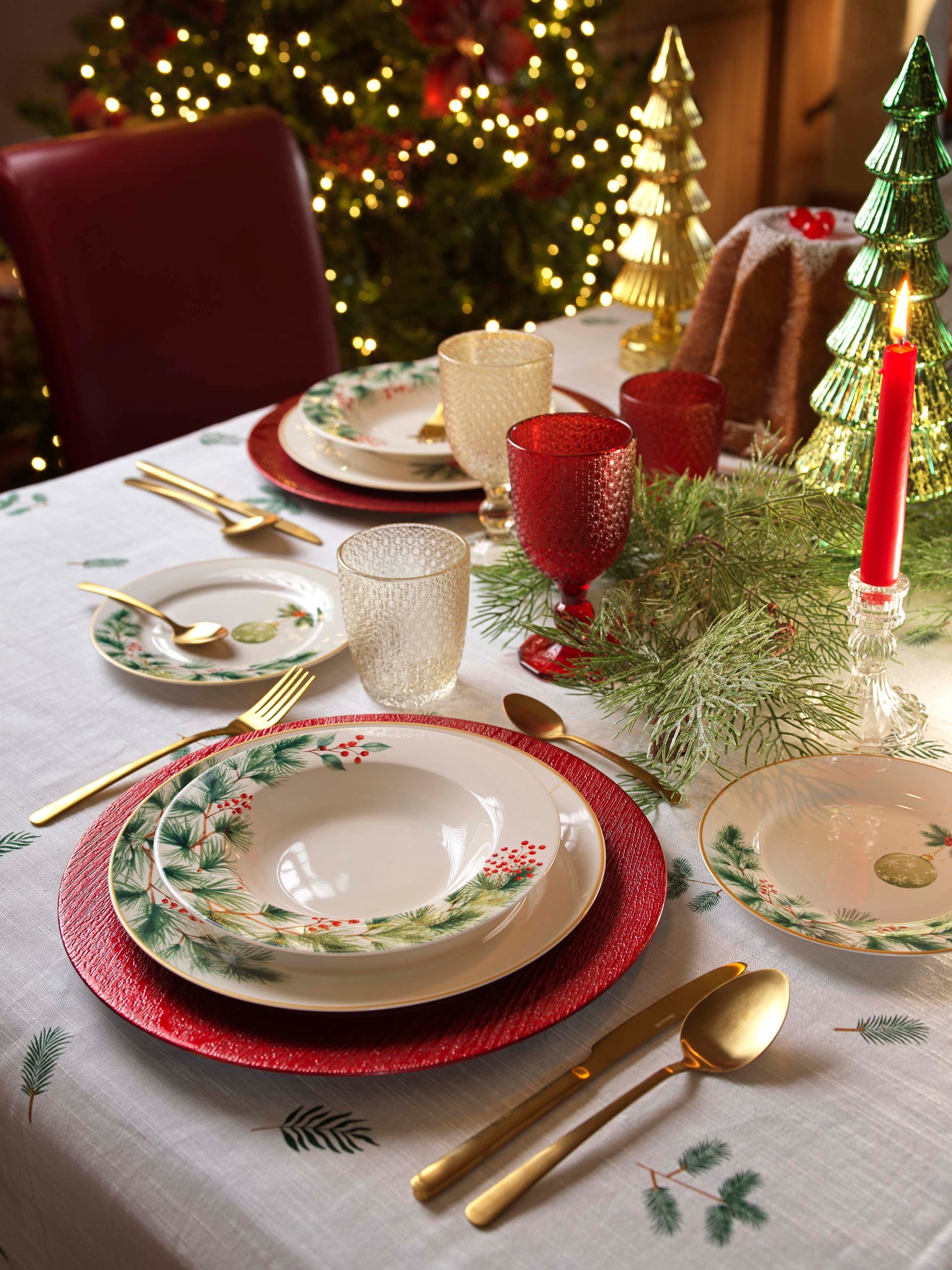 Agrifoglio - Tovaglia 100% cotone con bordo rosso ricamato