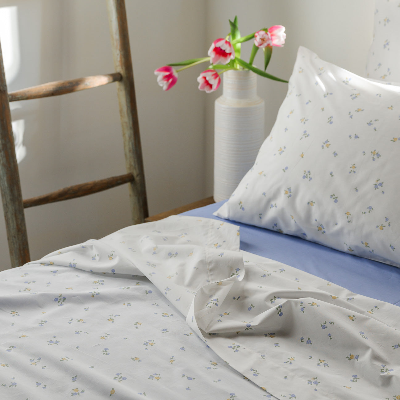 Completo lenzuolo Fiori azzurri Percalle