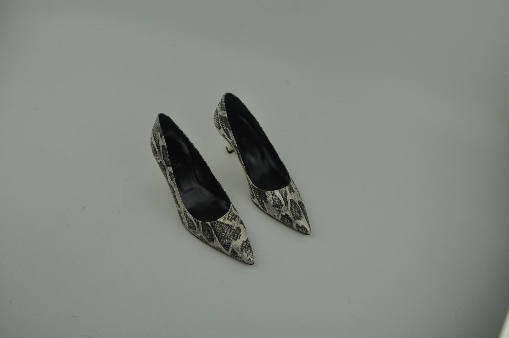 6060 PITONE PLATINO