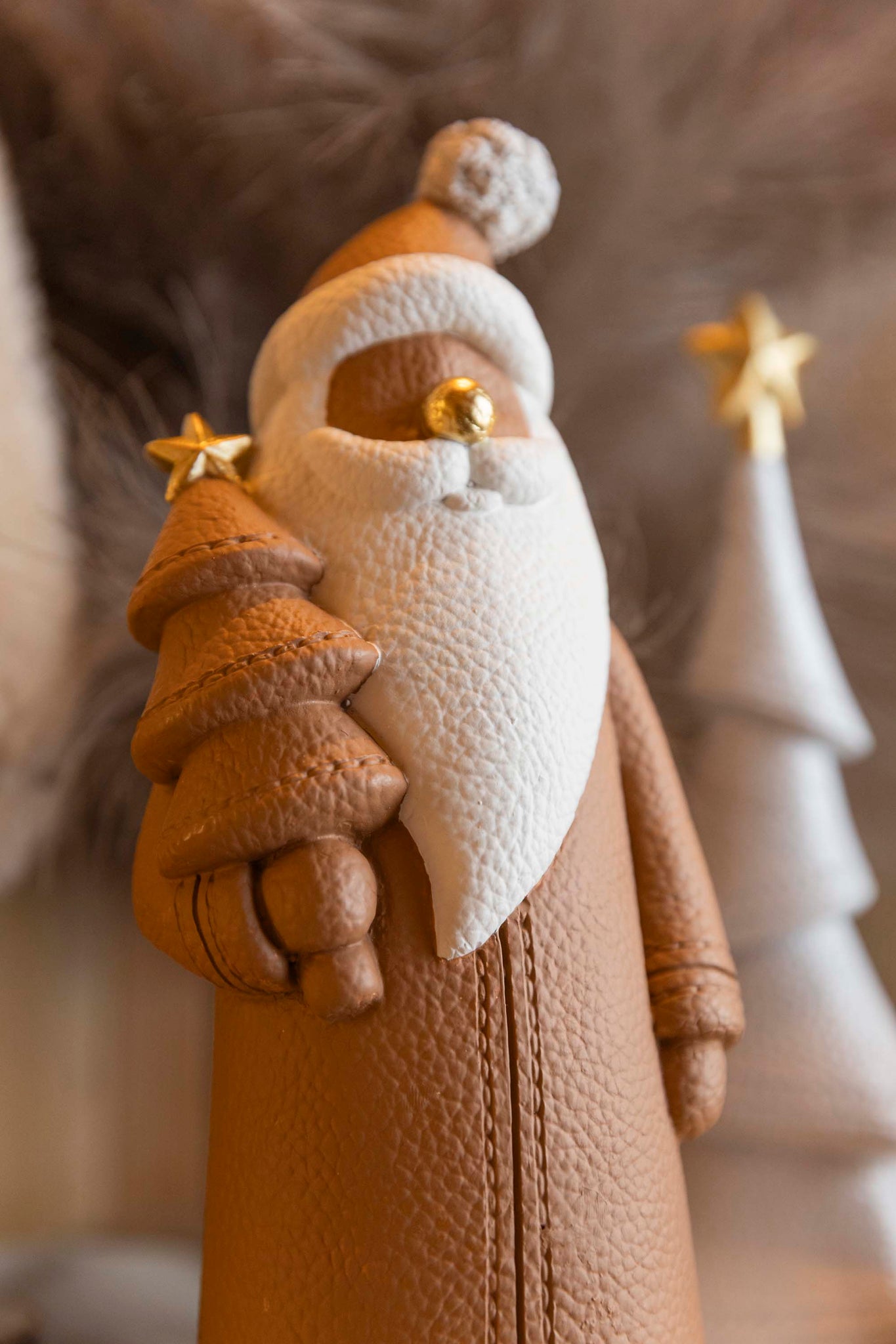 Noel En Cuir - Babbo Natale in poliresina con finitura effetto pelle