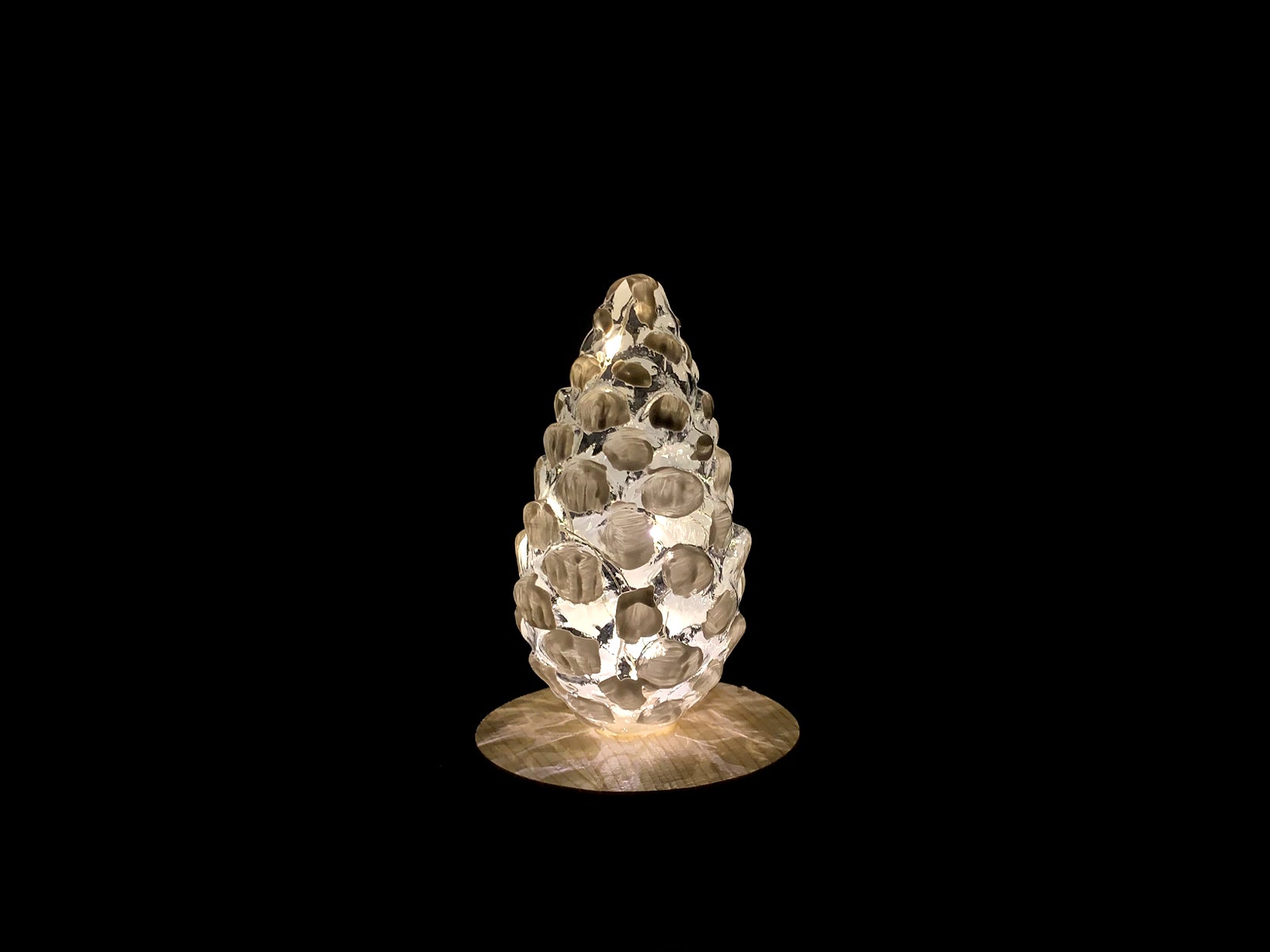 Pigna in vetro con led su base legno h 15