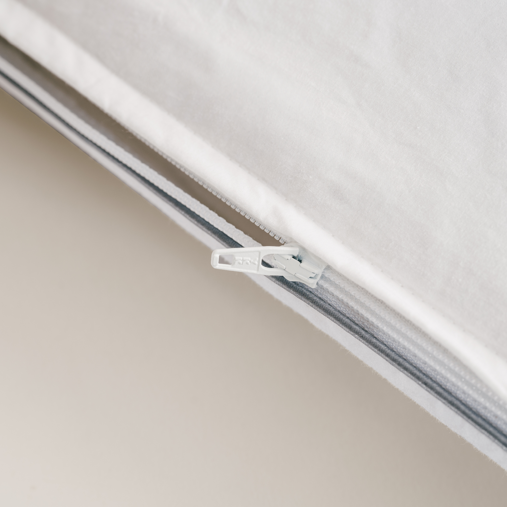 Dreamin101 Guanciale Ibrido Uno Più Uno In Memory Foam 40X70 E Federa Imbottita In 100% Piumino D'Oca 100% Cotone 50X80