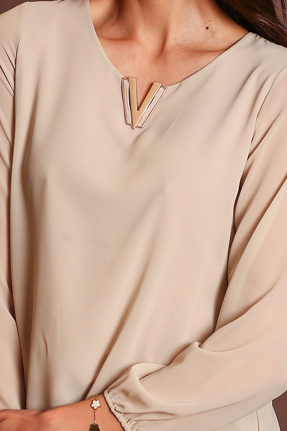 Top elegante con scollo a V e maniche lunghe BEIGE