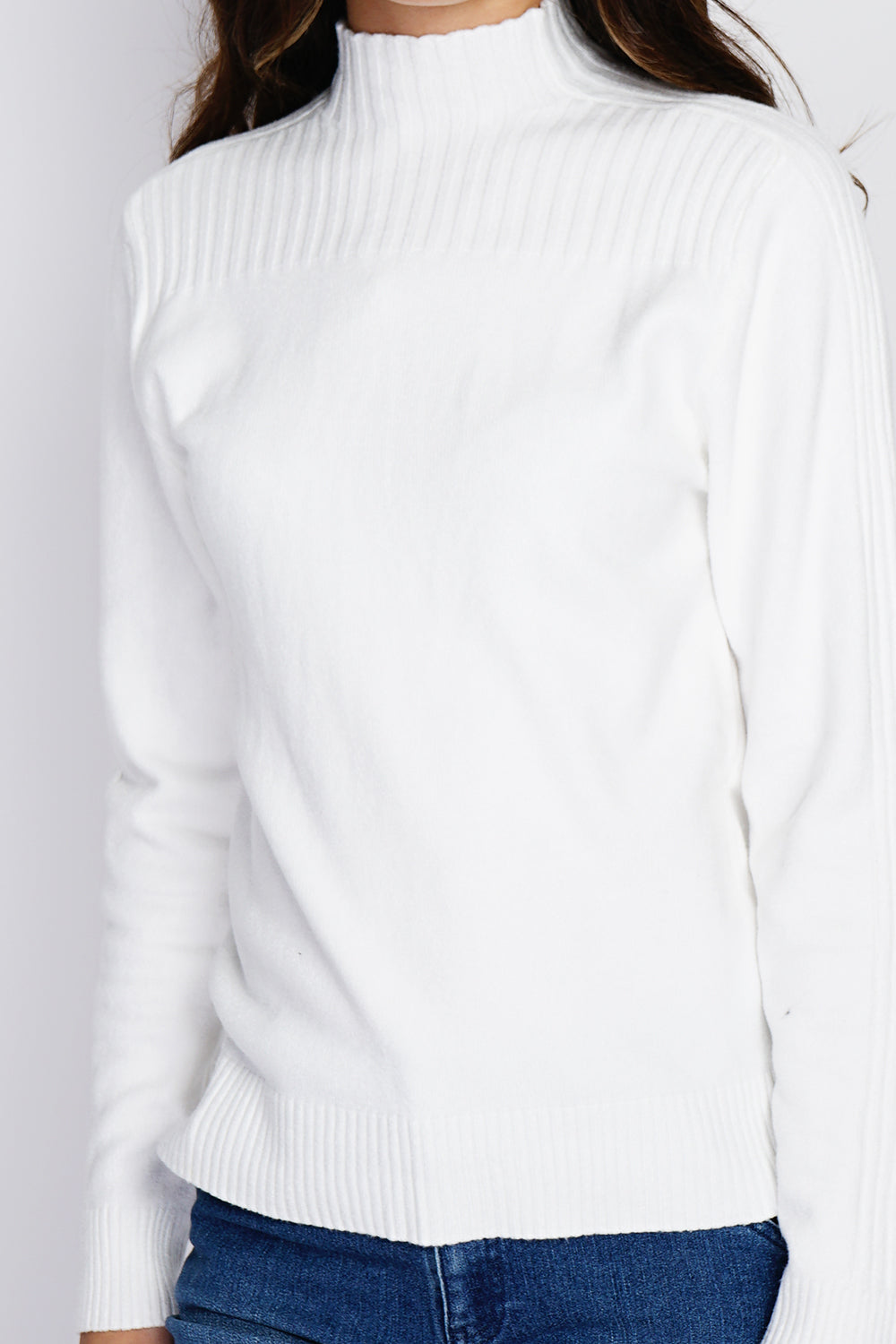 Maglione a coste con collo alto e maniche lunghe Naturale