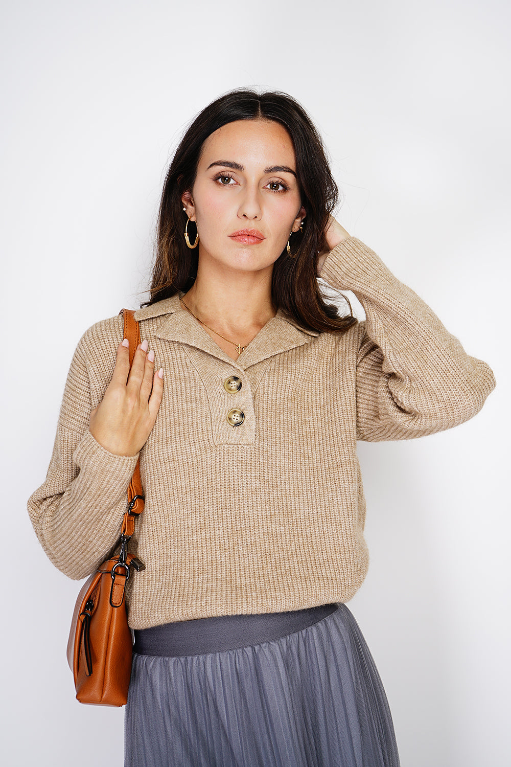 Maglione lavorato a maglia con ampio collo polo e bottoni fantasia con maniche lunghe Deserto