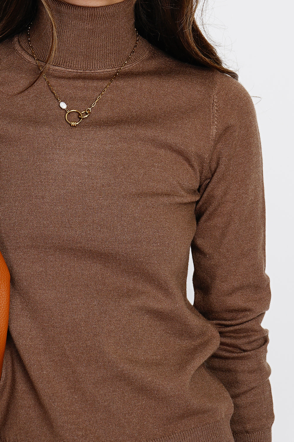 Maglione classico a collo alto lavorato a maglia con 3 fili e maniche lunghe Marrone