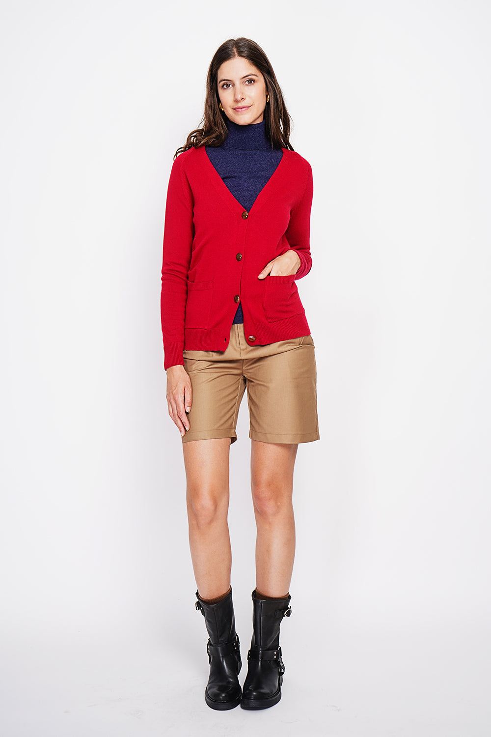 Elegante gilet oversize con scollo a V e bottoni, tasche a maniche lunghe Ermete