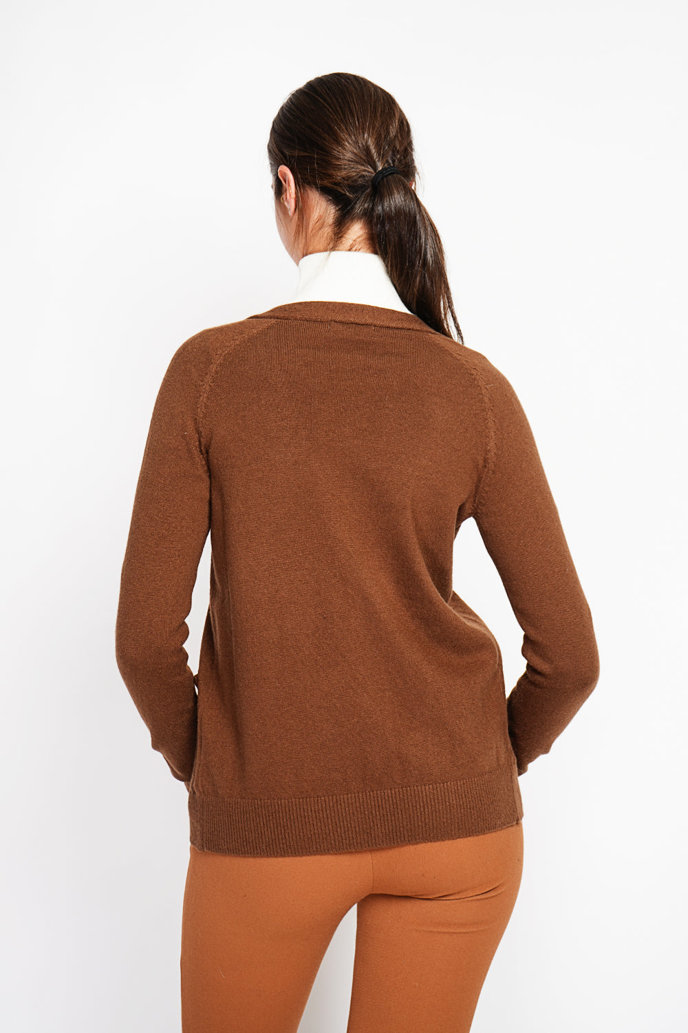 Elegante gilet oversize con scollo a V e bottoni, tasche a maniche lunghe Marrone