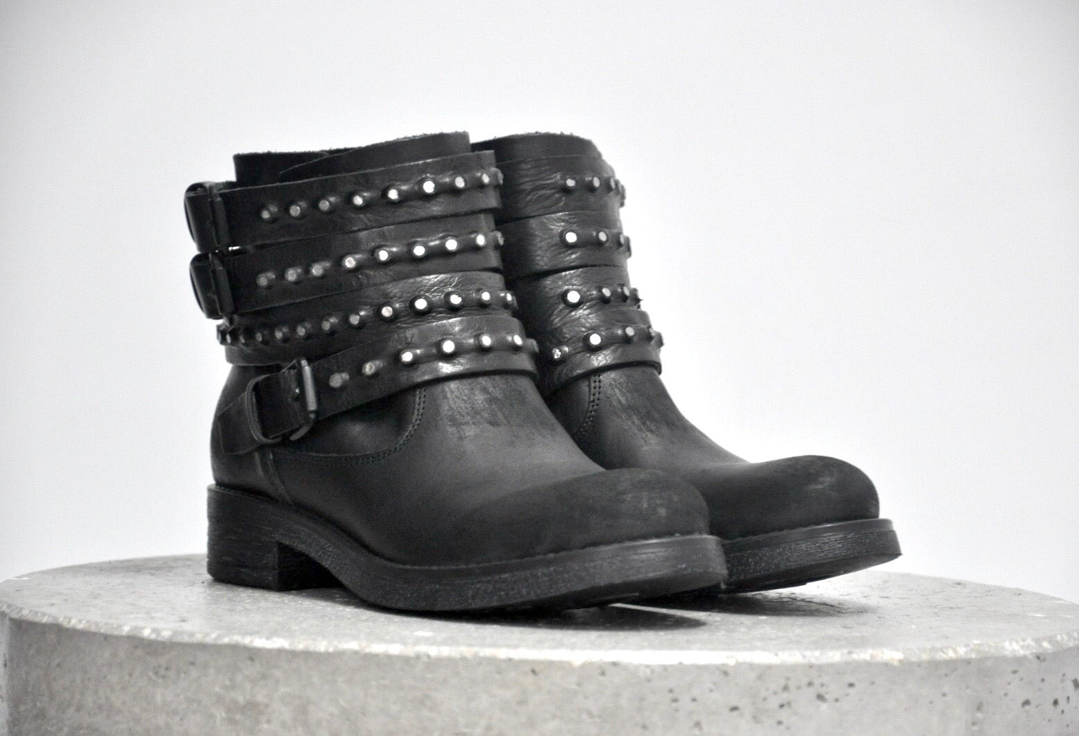 BL 76 PELLE NERO