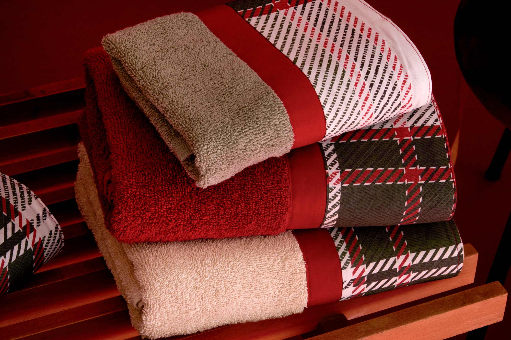 DOLOMITI Set 4 pezzi Viso + Ospite, Valenza/Cherry