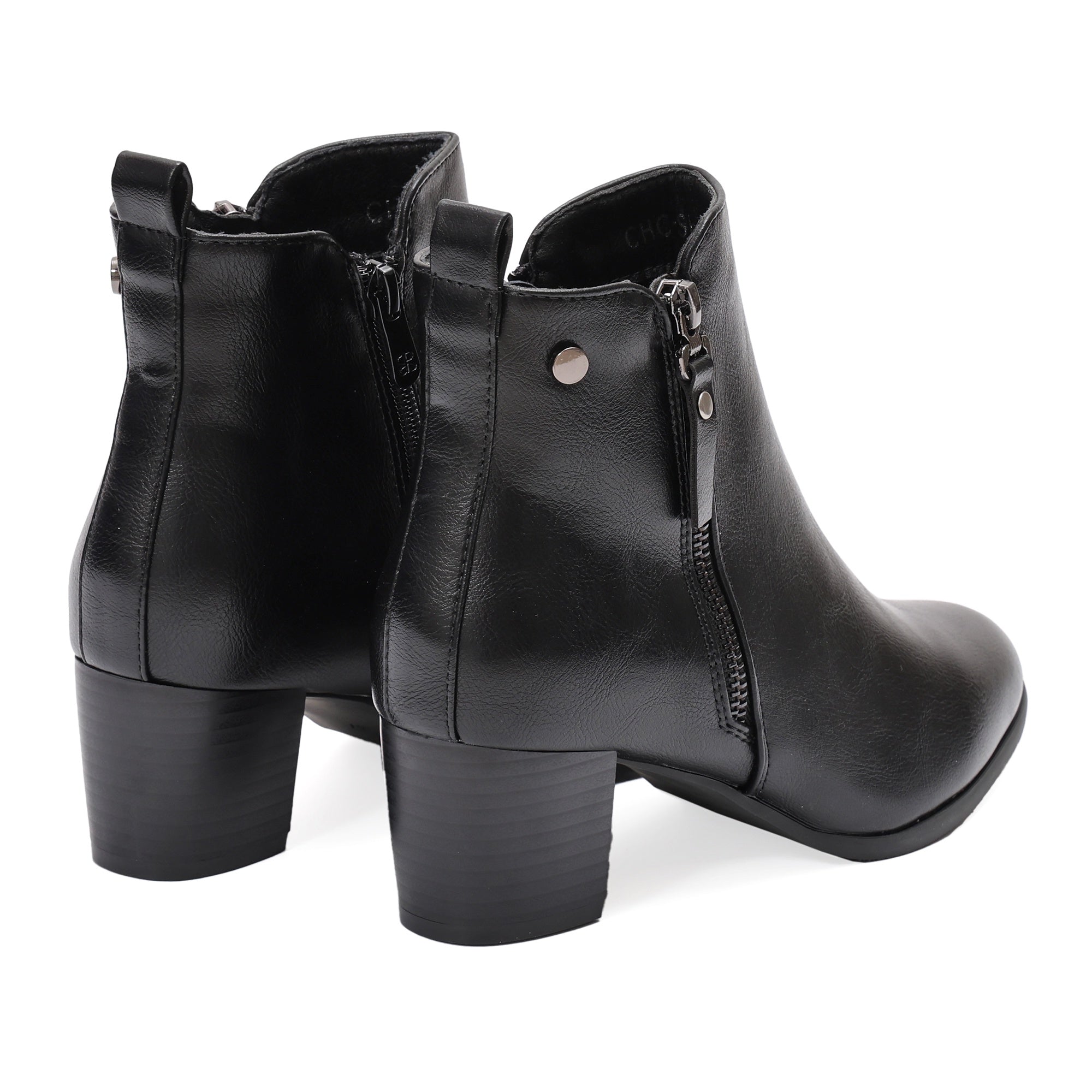 Stivaletto in simil  pelle con tacco e cintura laterale Nero