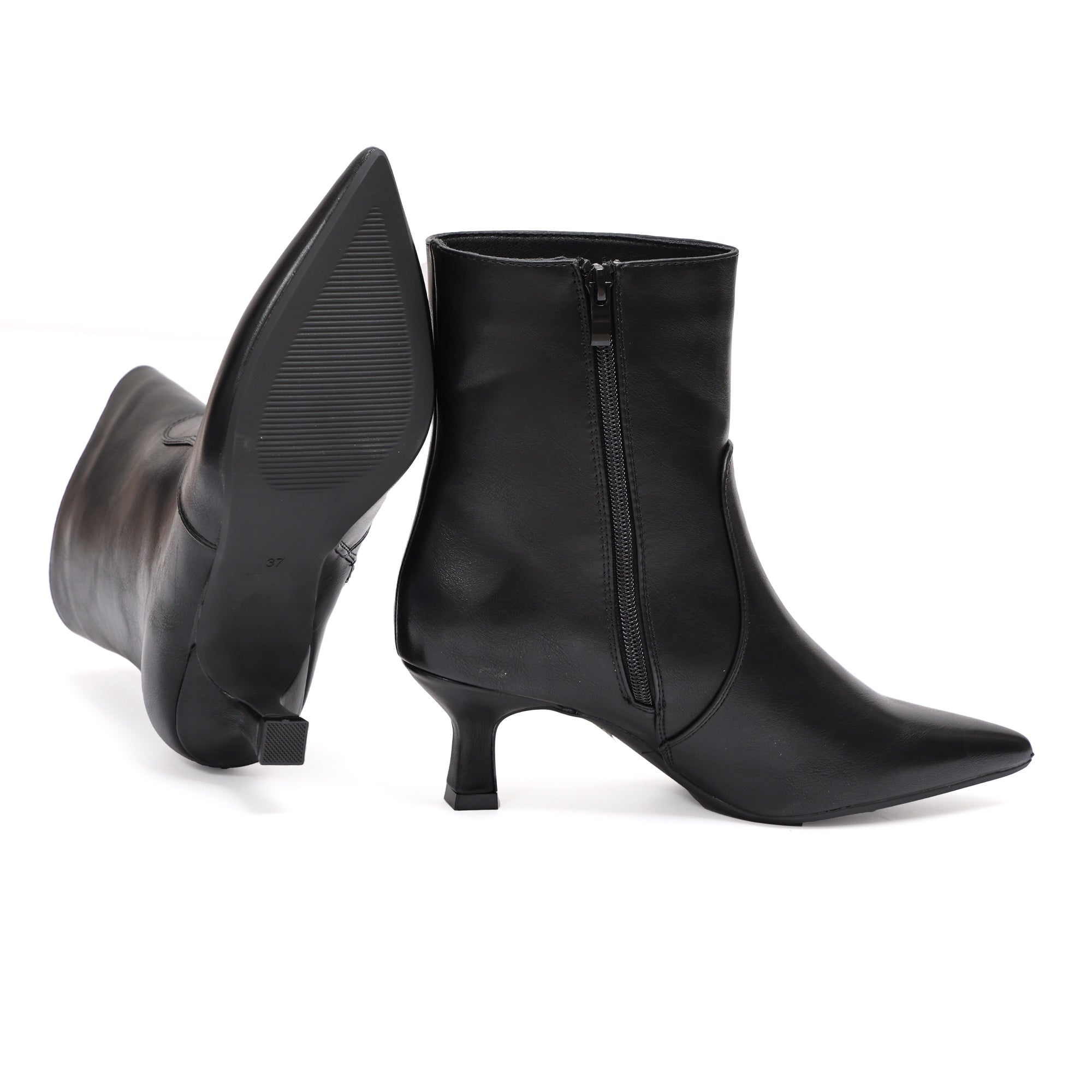 Stivaletto in simil pelle con tacco Nero