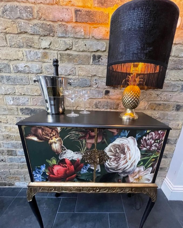 Carta da Parati Floreale Oscura per Decorare Armadi - 4 fogli - 2,80 mq