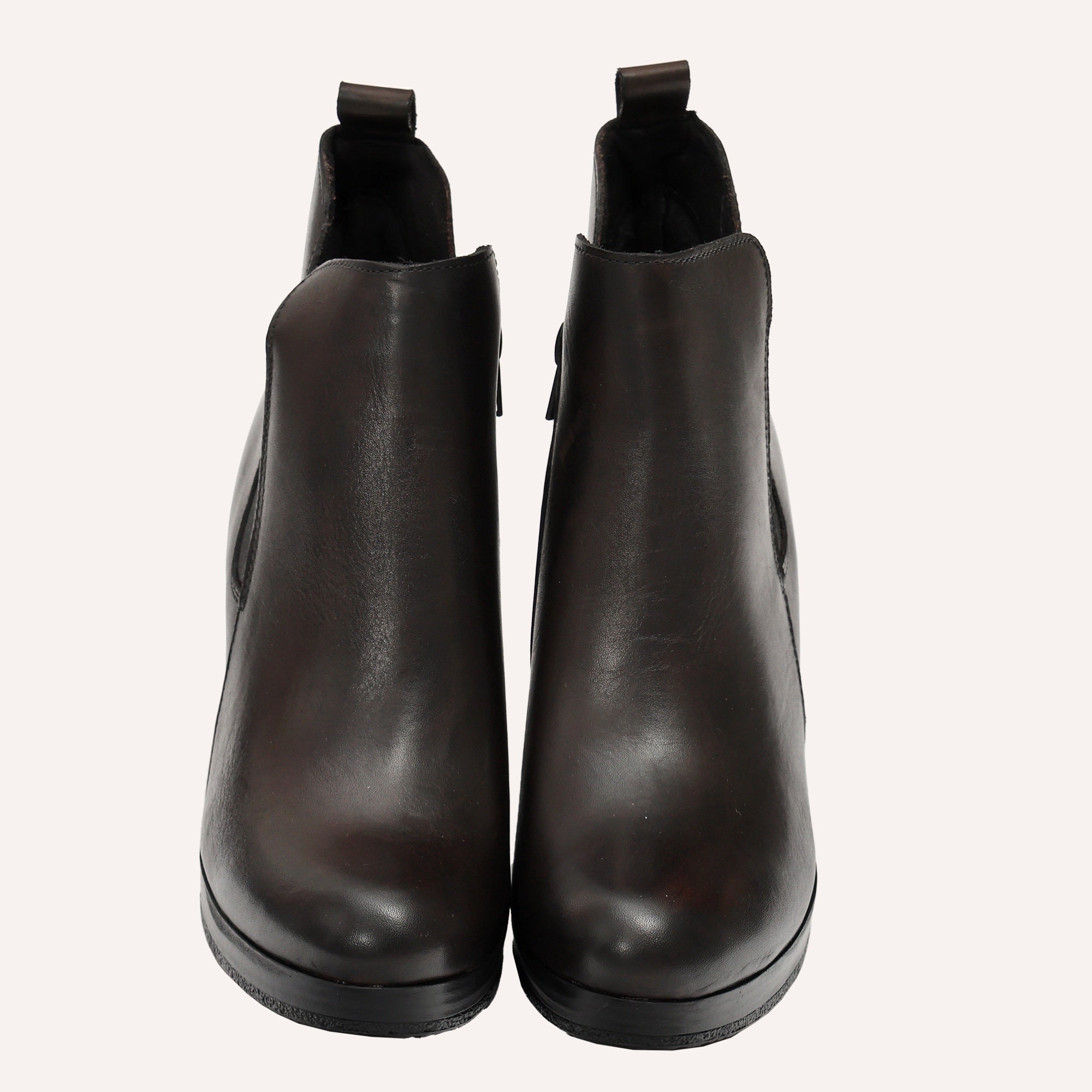 Stivaletto in vera pelle con tacco e fascia elastica Testa di moro