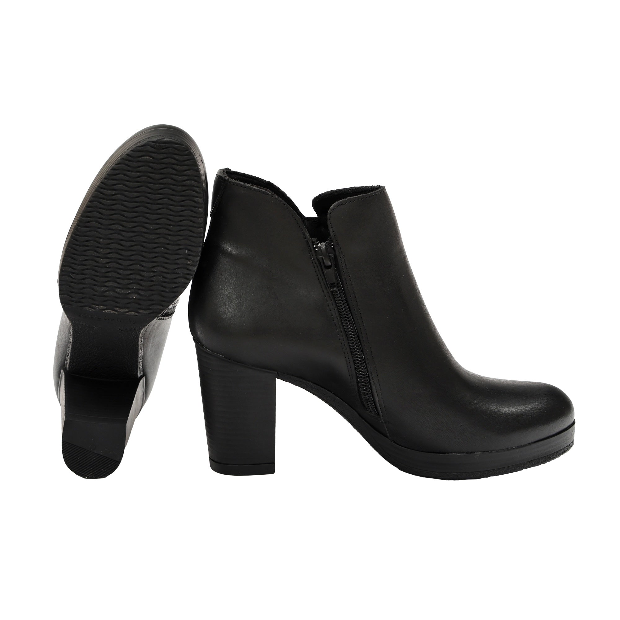 Tronchetto in Vera Pelle con Tacco e Plateau Nero