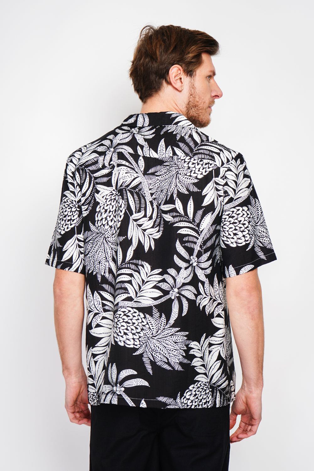 Hawaiano colore Nero