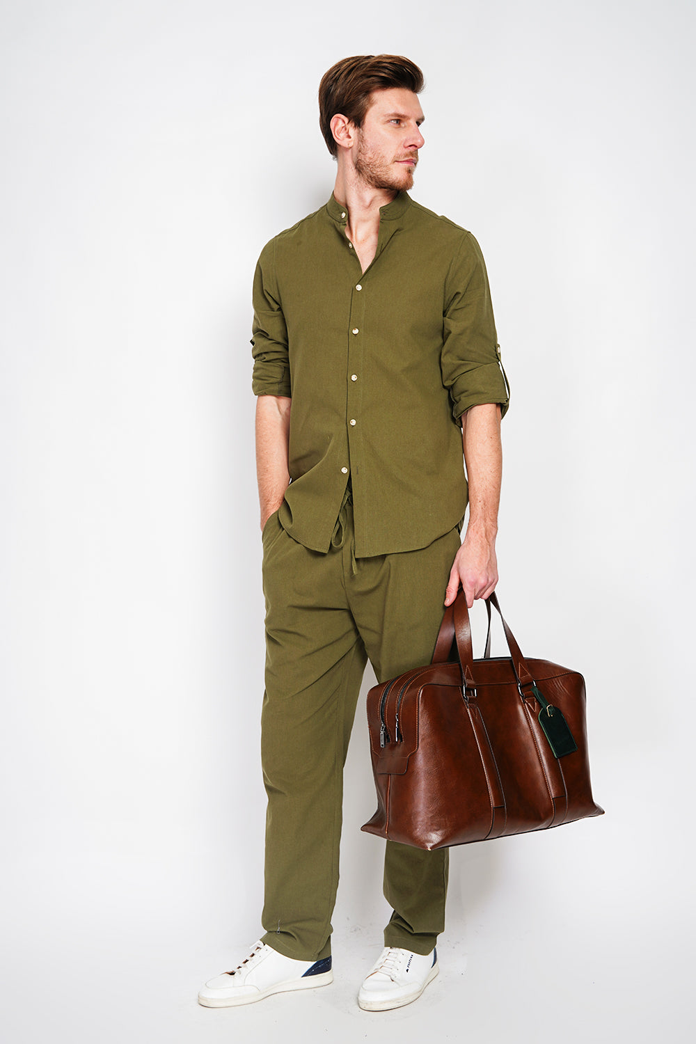 Pantalone elasticizzato colore Cachi