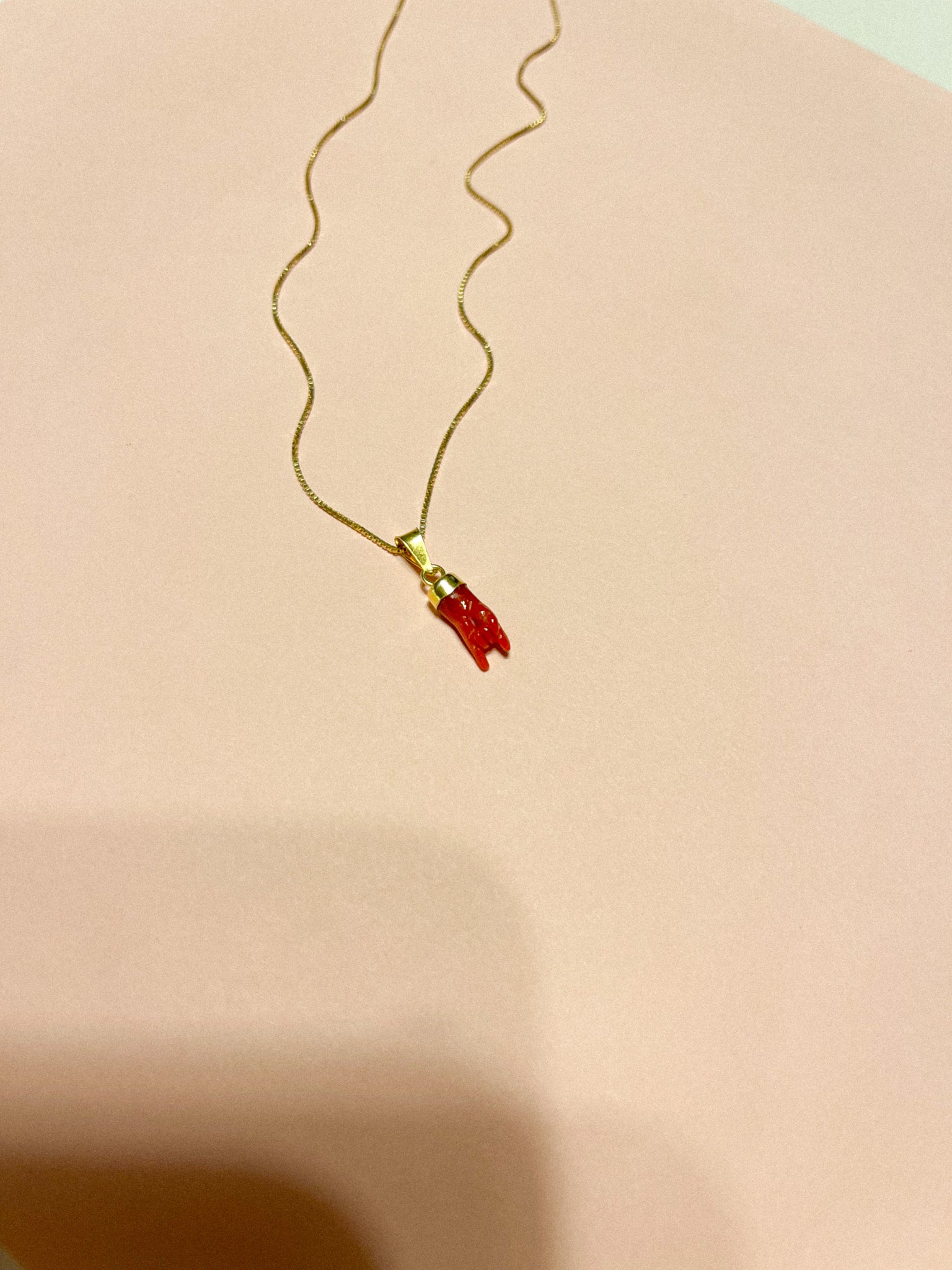 MICRO CORAL TIÈ PENDANT