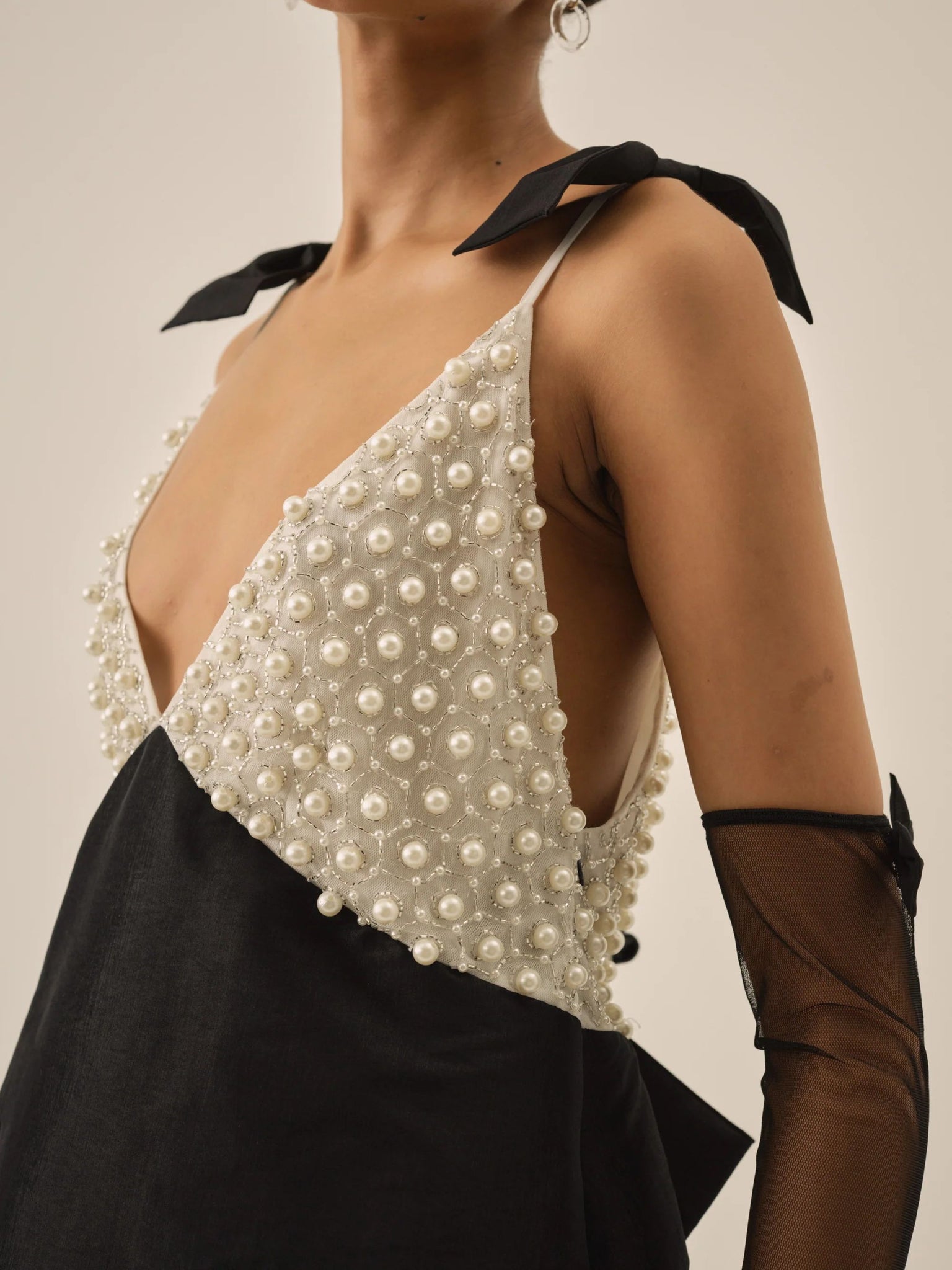 Mini Abito Con Fiocco Perlato