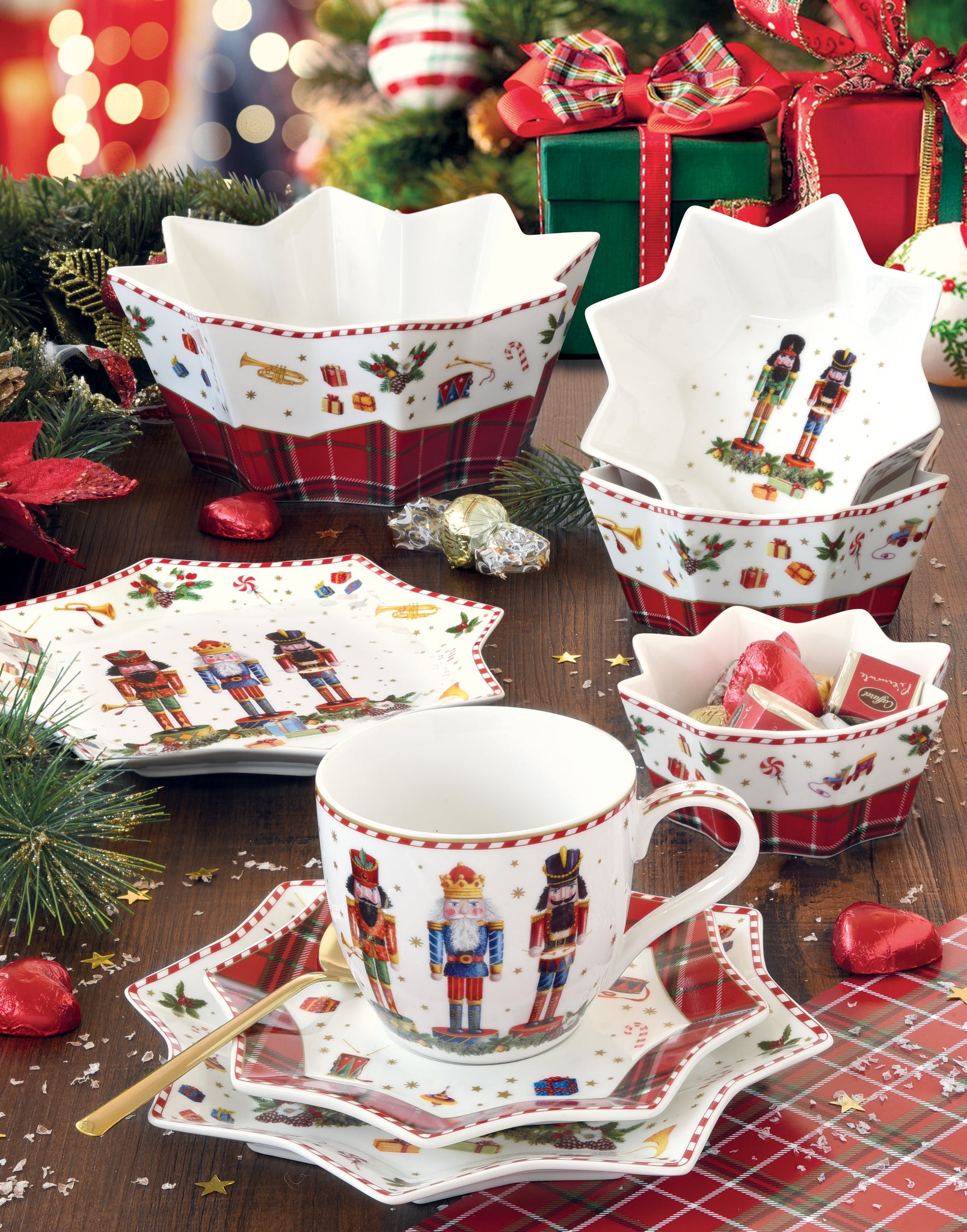 Set da torta in porcellana Ø 32 cm in c.b. VINTAGE NUTCRACKER