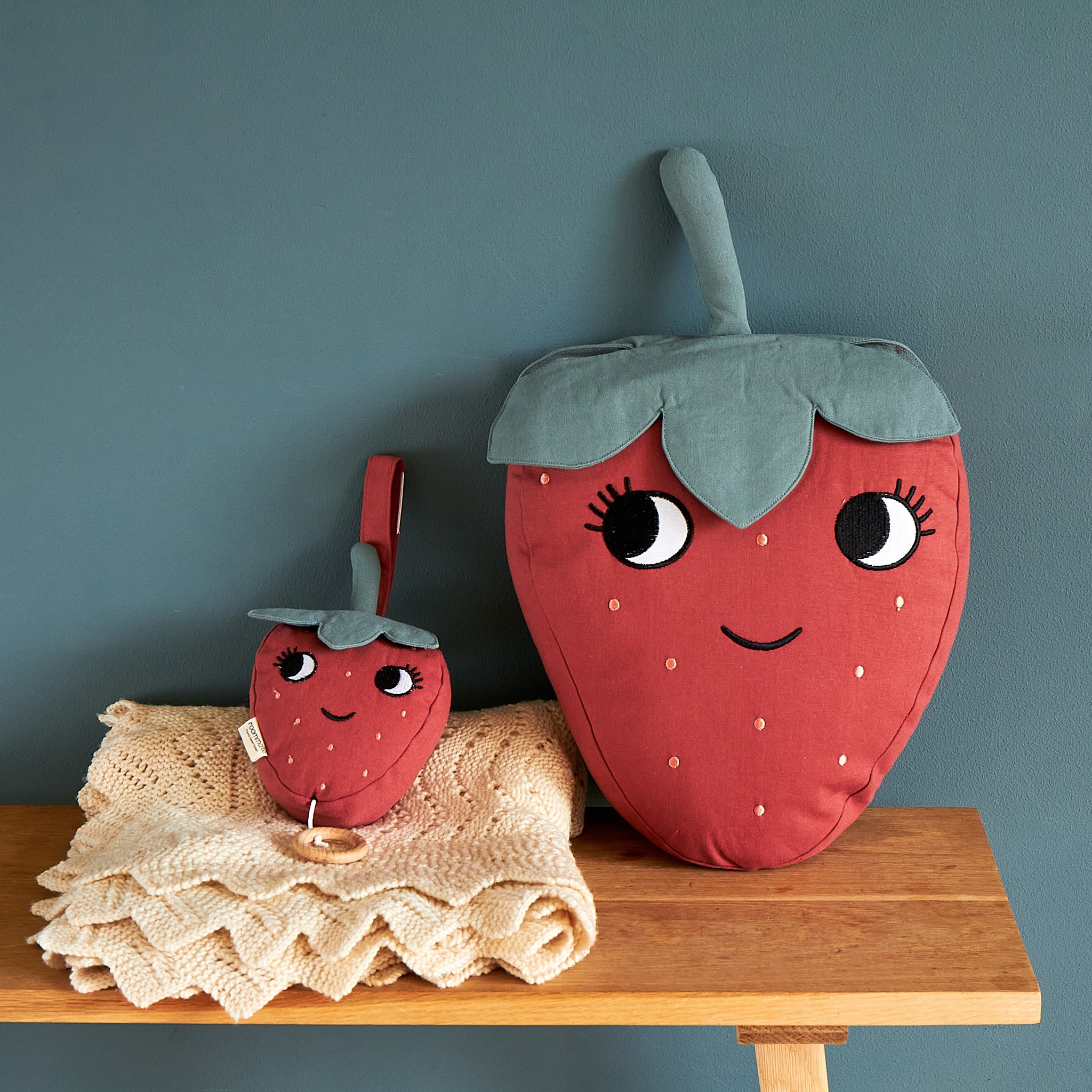 CUSCINO DI FRAGOLE