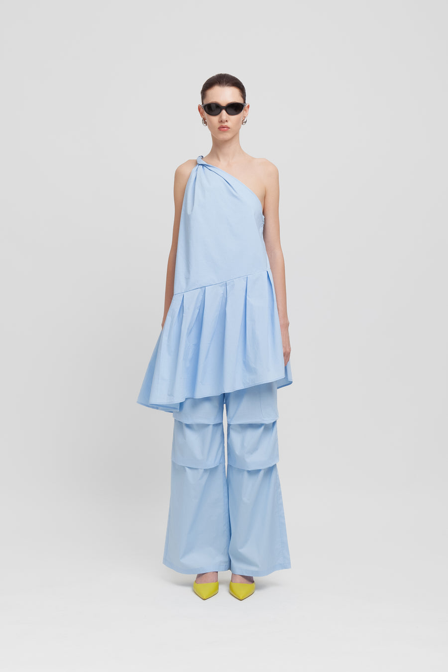 Mini abito monospalla