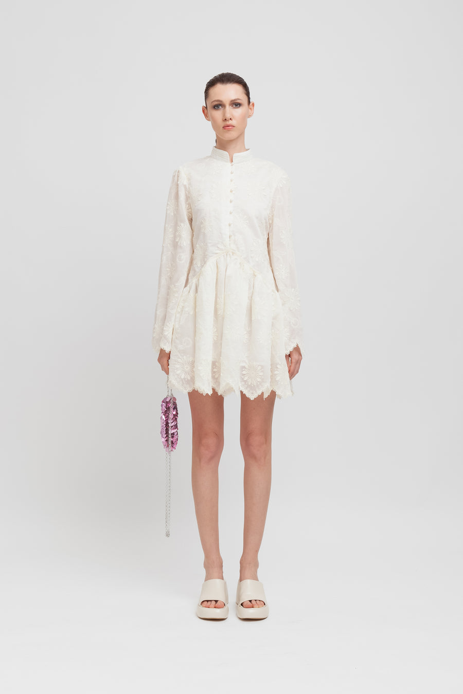 Abito corto in mussola ricamata