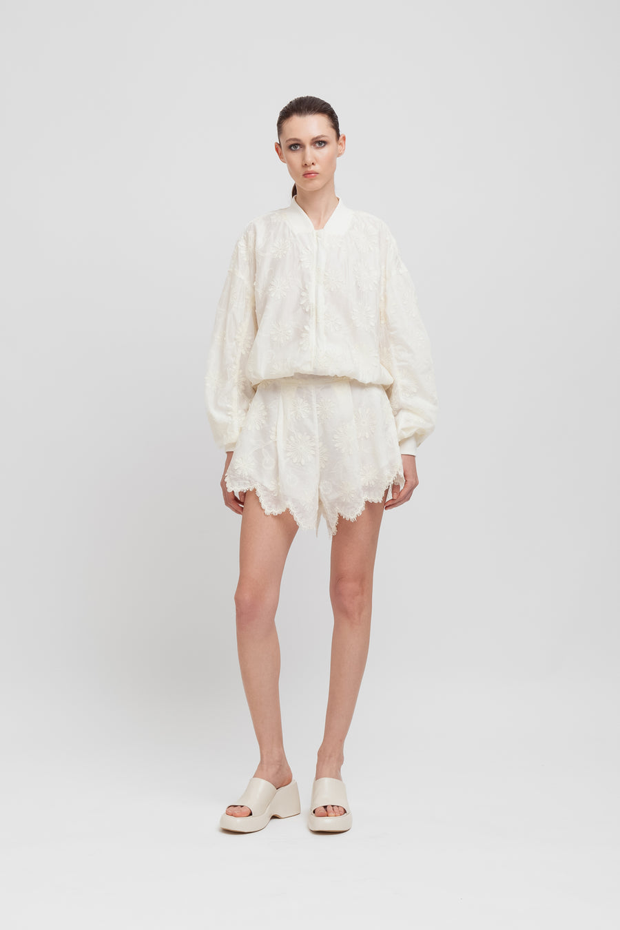 Shorts in mussola ricamat